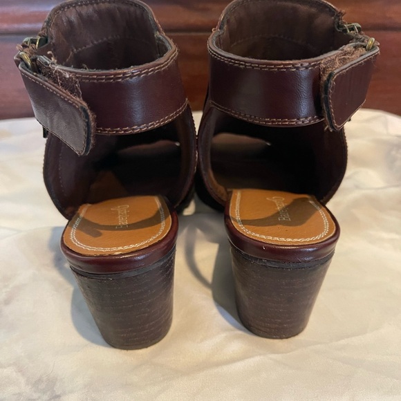 Baretraps Brown Open Toe Booties size 8 - Picture 5 of 9